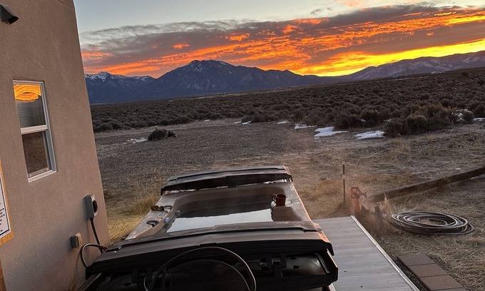 Taos House | New House ,Great Views,near Taos Mesa Brewpub with New Hot Tub
