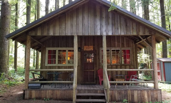 Brightwood Cabin | NEW! Judy's Vintage Mt. Hood Cabin. Kid, dog-friendly. Hi speed Wi-fi.