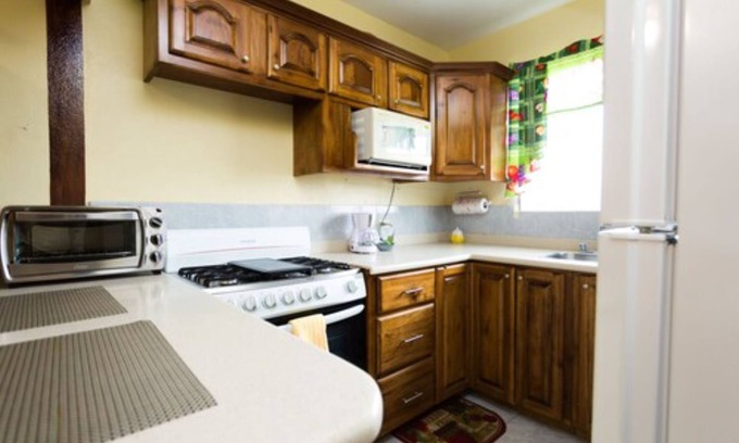 Barbican Apartment | New Kingston Most Central Guest Apt