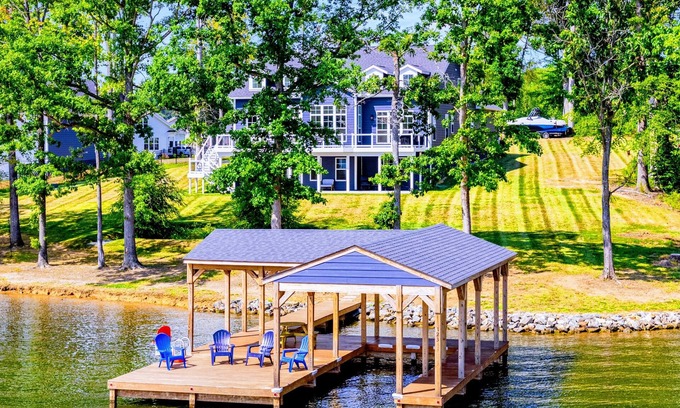 Mineral House | NEW Lake Anna Lakefront Luxury, Private Side, Boat Dock, Boat House, Deck Views