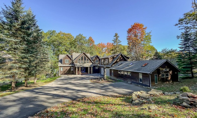 Thayerville House | New: Lakefront Luxury Home with Private Indoor Heated Pool!