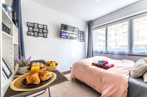 Flandres Apartment | NEW Le Zénith Paris Centre TV WIFI 20mn Louvre Pigalle