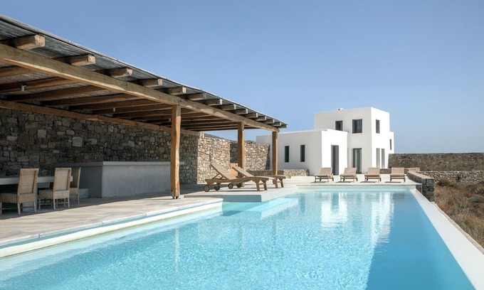 Kalafatis Villa | NEW LIBERATION VILLA 2 MYKONOS
