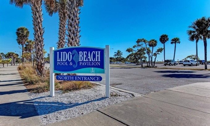 Sarasota Cottage | NEW.Lido Key Cottage