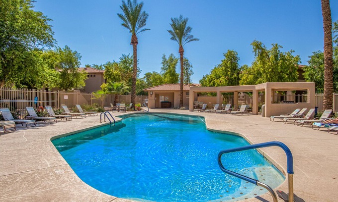 Chandler Condo | New listing! 2 Bedroom condo with split floor plan!