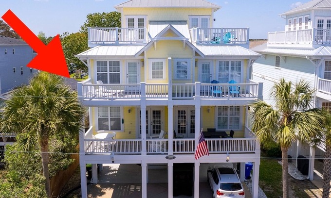 Wilmington Beach House | New Listing - 4 bedroom with elevator, dog friendly!