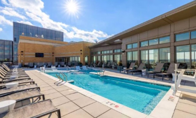 Pentagon City Apartment | New Listing: Apartment in Pentagon City, Arlington, VA - Free Parking!