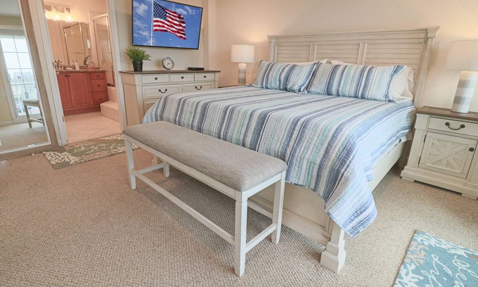 Seaside Heights House | New Listing! Beautiful 2000 Square Foot Multi-Level Townhome. 1 BLOCK FROM BEACH