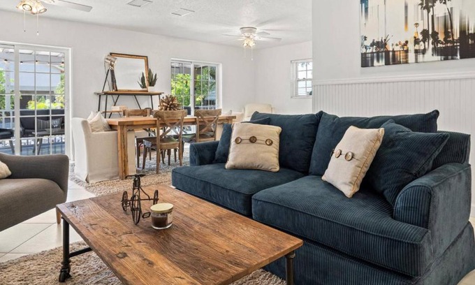 Crystal Beach House | NEW LISTING!! Catch the Breeze on Crystal Beach