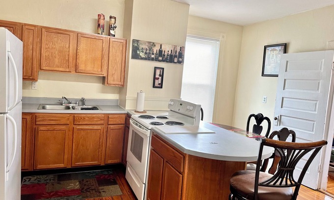 Rivermont Apartment | New Listing Discount Private 2BR Apt near Downtown Sleeps 4