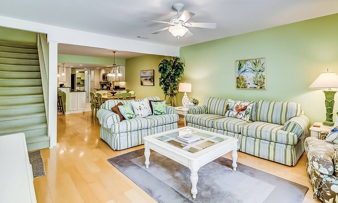 Shipyard Plantation House | New listing! Family-friendly townhouse w/ a shared pool - near golf & beaches