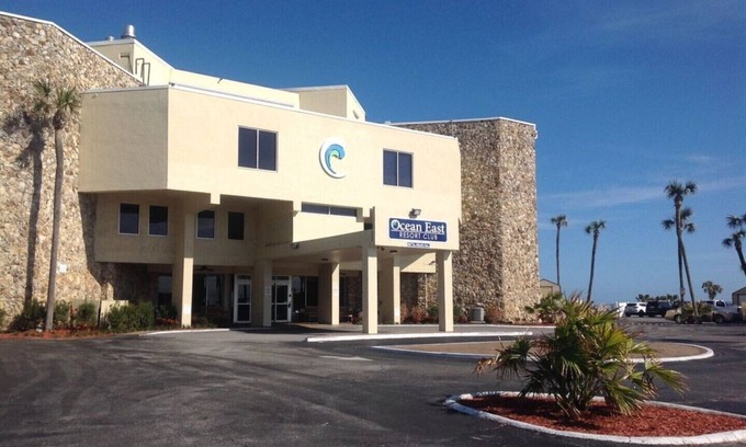 Ormond Beach Condo | NEW LISTING - GREAT VALUE DAYTONA/ORMOND BEACH DECEMBER SPECIAL - ON THE BEACH