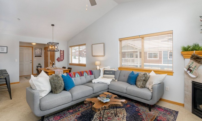 Fraser Condo | *New Listing* Happi Place Getaway