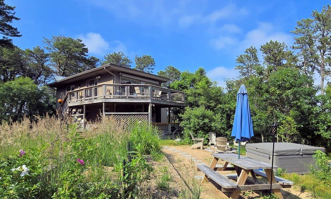 Indian Neck Heights House | NEW LISTING! Indian Neck 3BD-A/C, Hot Tub, Fire Pit, Fox Island Marsh Views, Walk to Omaha Beach