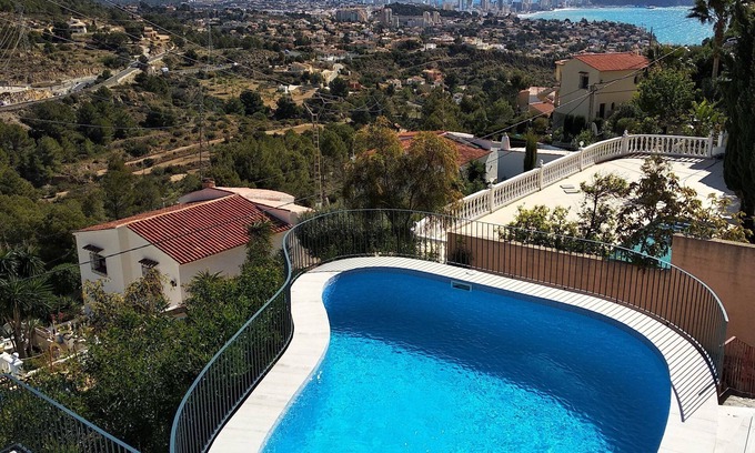 Calpe Villa | NEW LISTING! Nice beachstyle villa Calpe,seaviews,10p(+2 in sofa), airco,WiFi