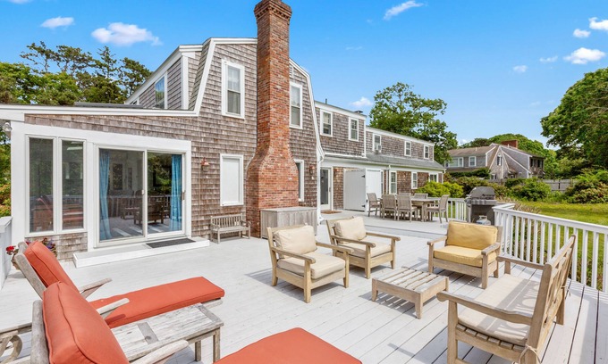Chatham House | New Listing - Oyster Bay Lookout - Near Downtown Chatham, Private Beach Access