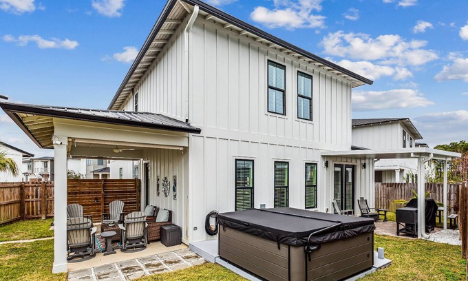 Ono Island House | New Listing! Private Hot Tub| Community Pool| Boat Docks| Perdido Beaches| Yard Games| Close to NAS