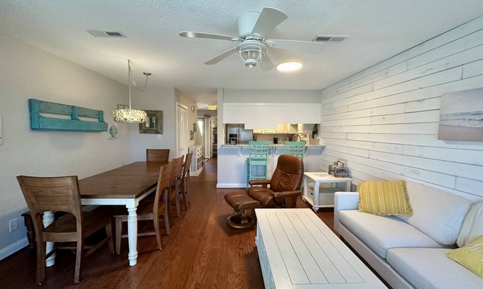 Topsail Beach House | New Listing Sea Queen in Queens Grant 2 bed/2 bath