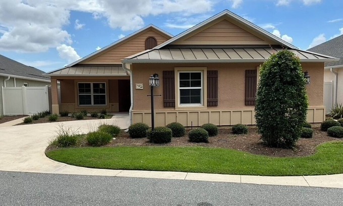 Wildwood House | New listing that is walking distance to Brownwood town center 3bd-2Bath house.