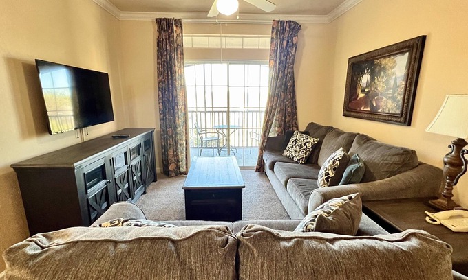 Davenport Apartment | New Listing! Tuscana Resort, 11mi to Disney & 18mi to Universal - FS381873