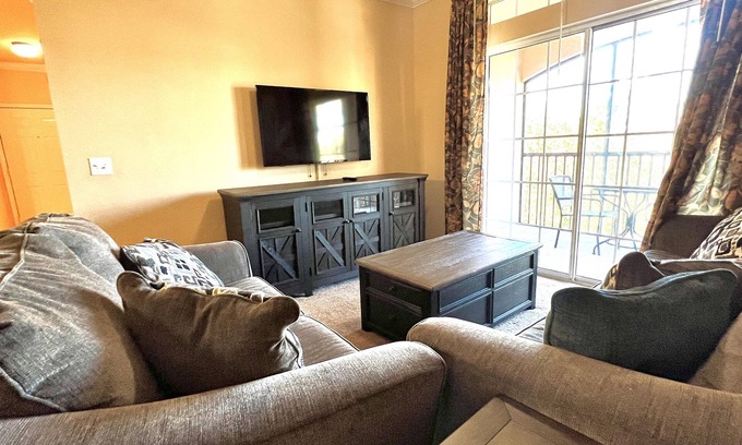 Davenport Apartment | New Listing! Tuscana Resort, 11mi to Disney & 18mi to Universal - FS381872