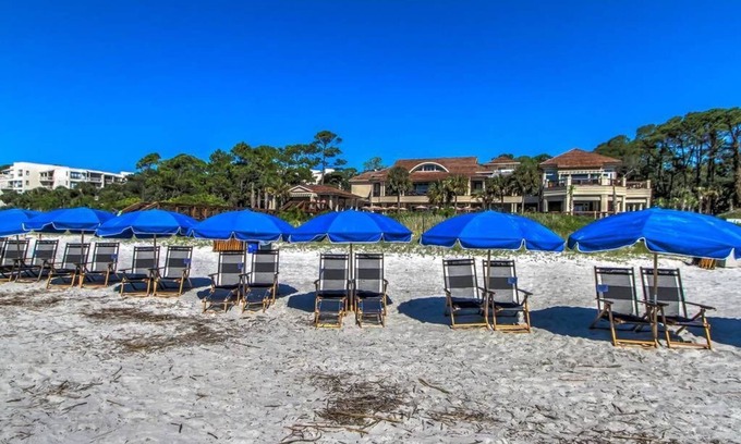 Sea Pines Condo | New listing! Newly Renovated 3BR Sea Pines Villa - 5 min walk to beach Lagoon & Golf Views 3 BR