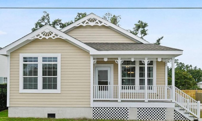 Old Town Cottage | *NEW* - LOCATION, LOCATION - 250 Feet to the Beach - Sleeps 6