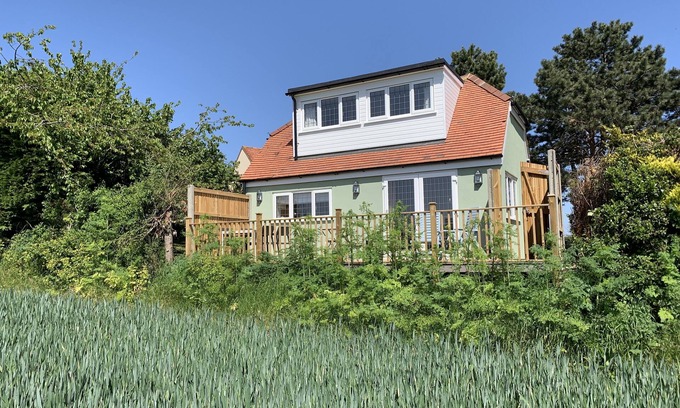 Upstreet House | New lodge with stunning views. Close to country, city and coast.