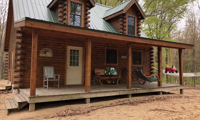 Mears Cabin | New Log Cabin On 3 Wooded Acres, Outdoor Shower, Lake Michigan, Air-Conditioned