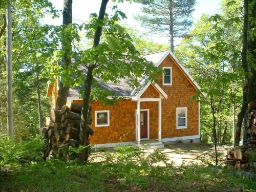 Lake Township House | New! Long Lake Landing Kayaks & Sandy Waterfront