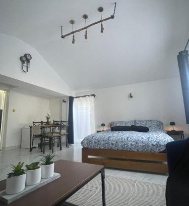 Chipstead House | New luxurious and spacious guest suite in Banstead