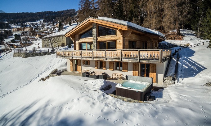 Mayens-de-Riddes Ski Chalet | new luxuriously appointed Chalet Charbray - La Tzoumaz - 10p - hot tub, sauna