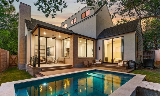South River City House | NEW! Luxury 5BR Austin Oasis With Pool & SoCo Access