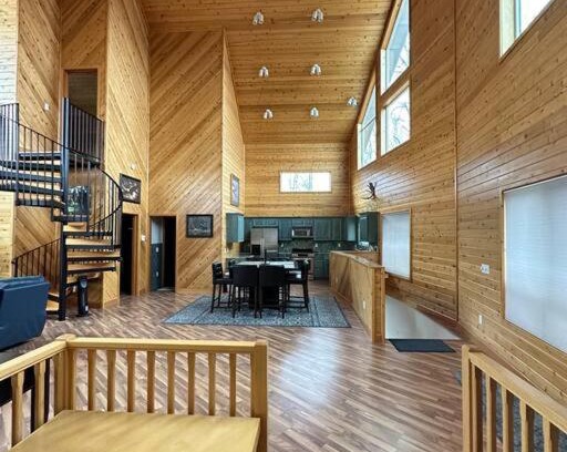 Wasilla House | *NEW!* Luxury Airstrip Stay