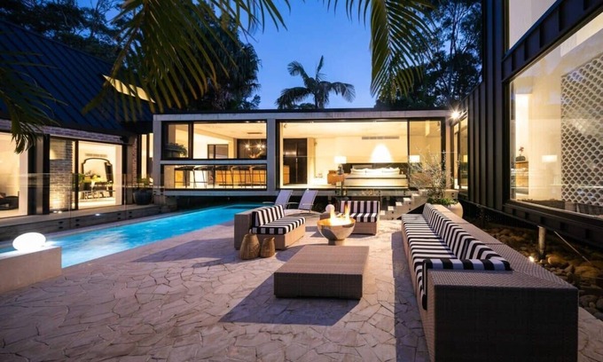 Avalon Beach House | NEW Luxury Avalon House With Pool, Walk To Beach