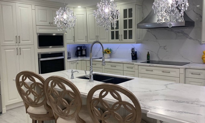 East Fort Lauderdale House | New Luxury Coral Villa!Private Heated Salt Pool With Sun Shelf! 1 Mile To Beach!