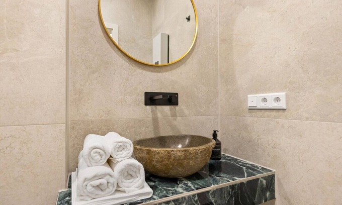 Innenstadt Apartment | NEW | LUXUS Studio | Center | Netflix | Kingbed