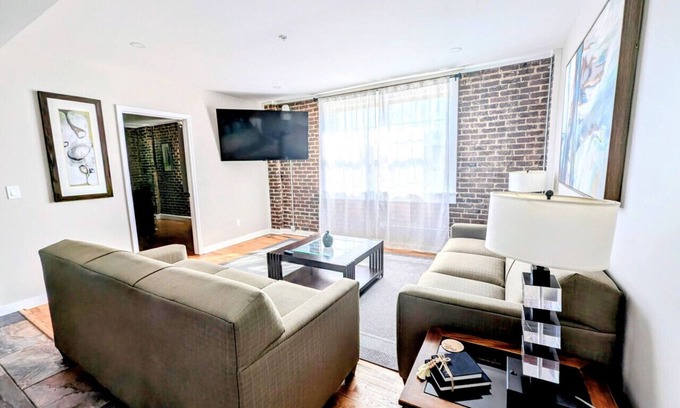 Maryville Apartment | New Modern 2 BR in Excellent Location (201)