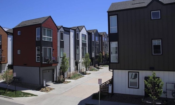 Lakewood House | New, Modern 3 BR Townhouse near Sloan’s Lake!
