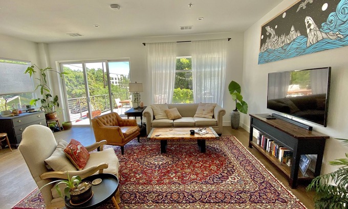 Govalle Condo | New Modern East Austin Condo - 3mi. from Downtown