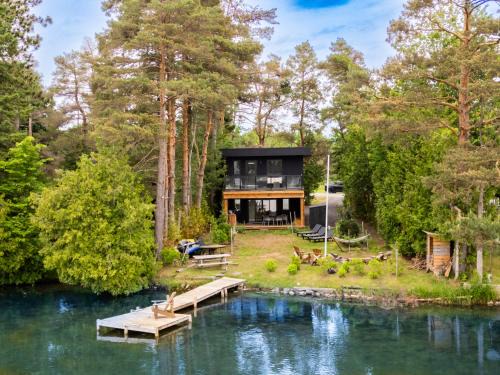 Washago House | New Modern Lakefront Retreat - Casa Del Capo