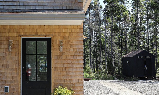 Bernard House | New Modern Retreat in Bernard