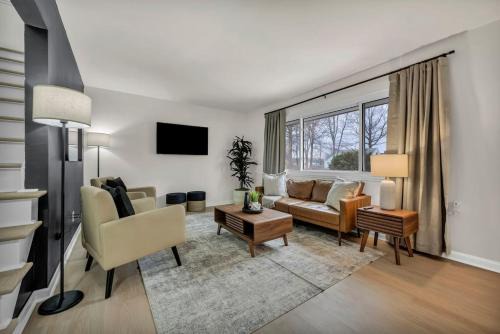 Berea House | NEW! Modern Retreat Near CLE-Game Room-Renovated