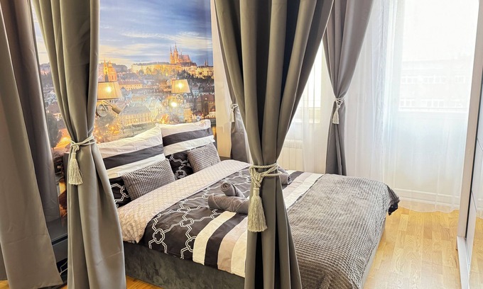 Nove Mesto Apartment | New modern - style apartment with balcony near Charles Square