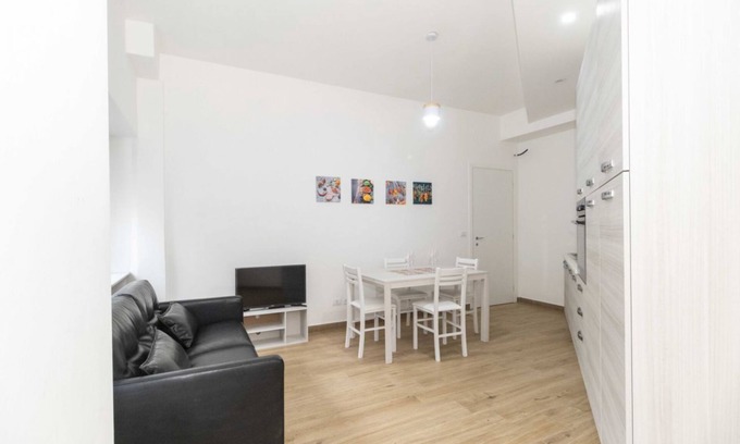 Vittoria Apartment | New! Modern & Spacious Apt x5 Piazza Statuto