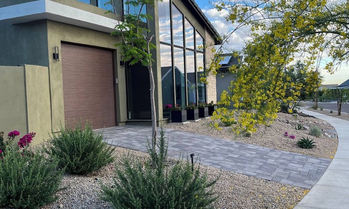 South Mountain Apartment | NEW Modern Studio Unit - perfect for 2!