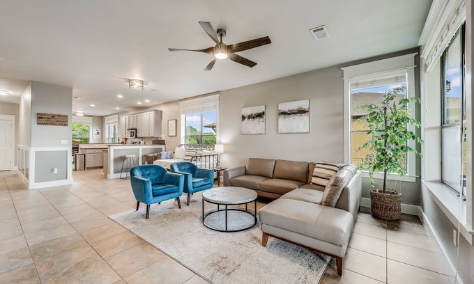 Jonestown Condo | NEW! Modern Top Floor Villa with Panoramic Views