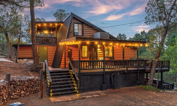 Pine Cabin | NEW! Modern, updated 2-bedroom cabin with WiFi, games and views in quaint Pine