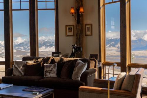 Emigrant House | New Moon Lodge