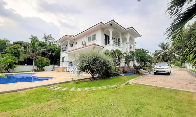 Hua Hin Villa | New!Mountain View Villa with Swimming pool